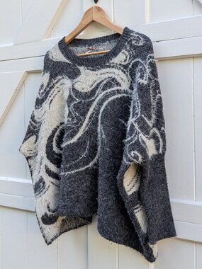 Free People Charcoal Cream Fuzzy Abstract Swirl Oversized Crop Sweater L